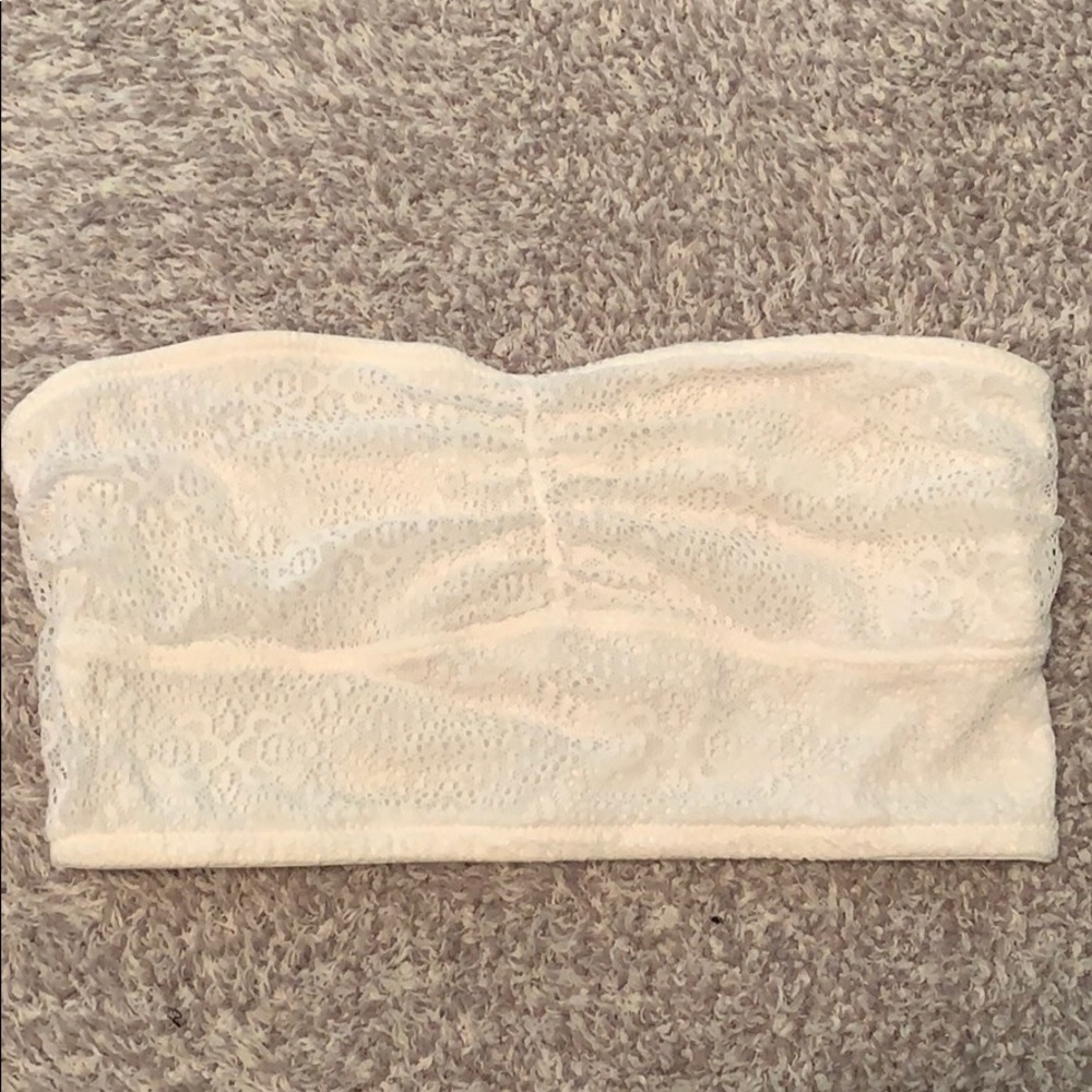 💕Medium white lace bandeau from Hollister!